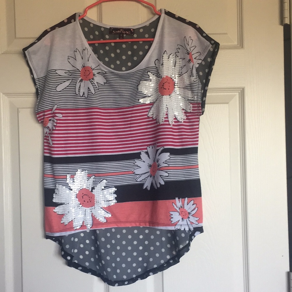Cute flower top